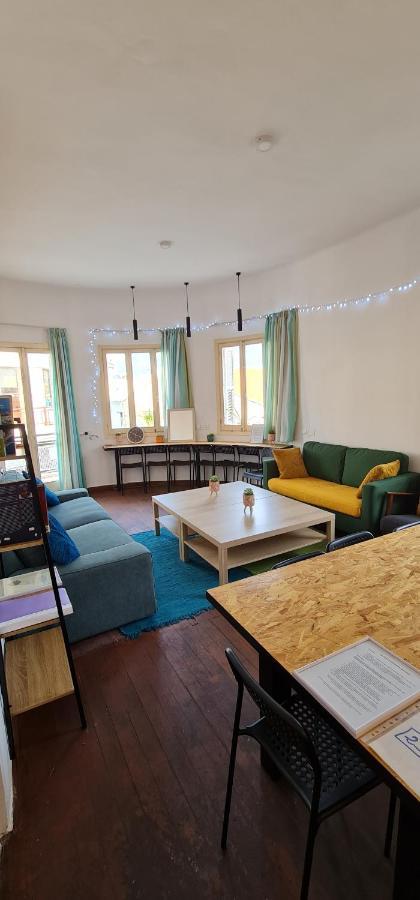 Bee Hostel Paphos ภายนอก รูปภาพ