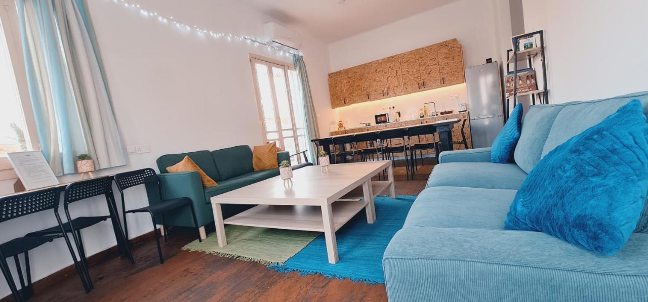 Bee Hostel Paphos ภายนอก รูปภาพ