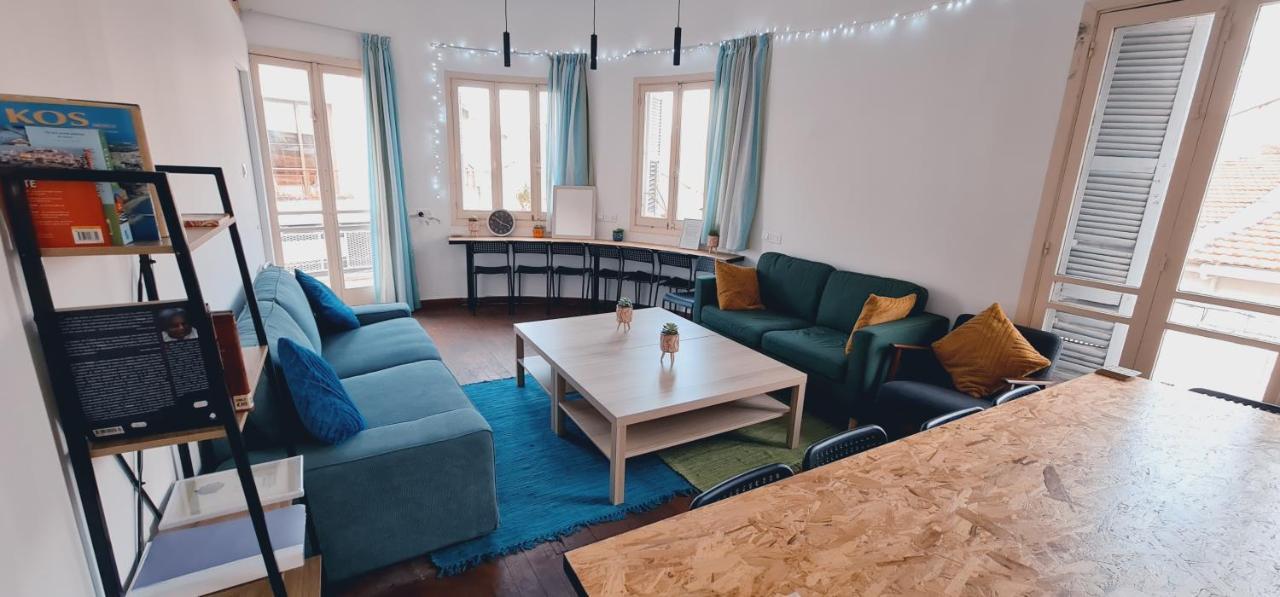 Bee Hostel Paphos ภายนอก รูปภาพ