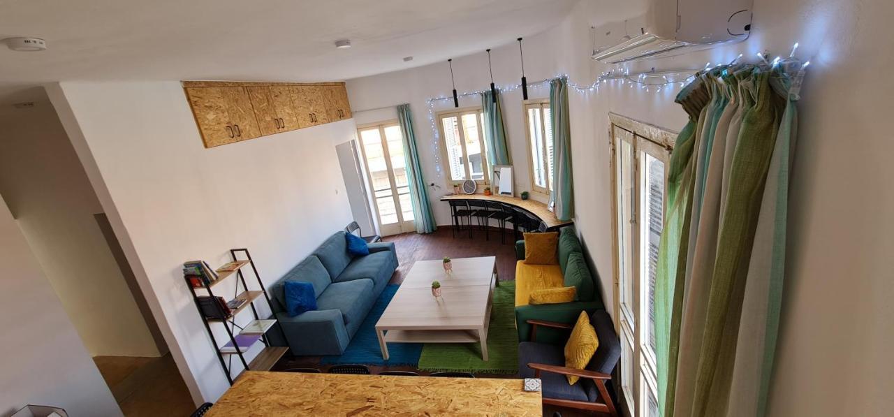 Bee Hostel Paphos ภายนอก รูปภาพ