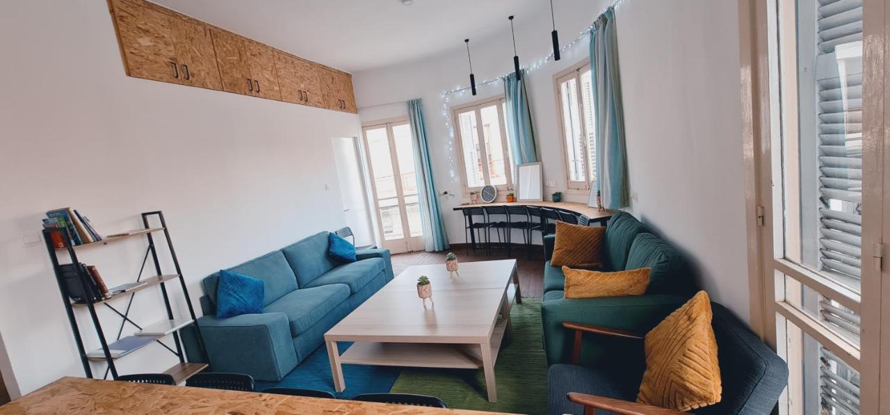 Bee Hostel Paphos ภายนอก รูปภาพ