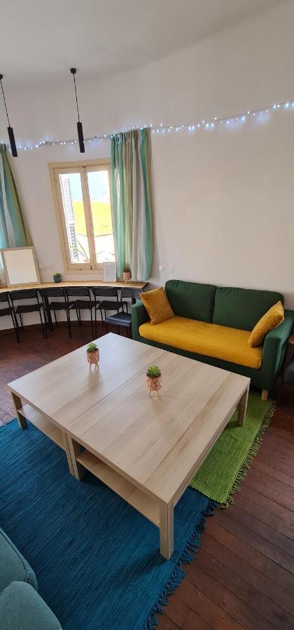 Bee Hostel Paphos ภายนอก รูปภาพ