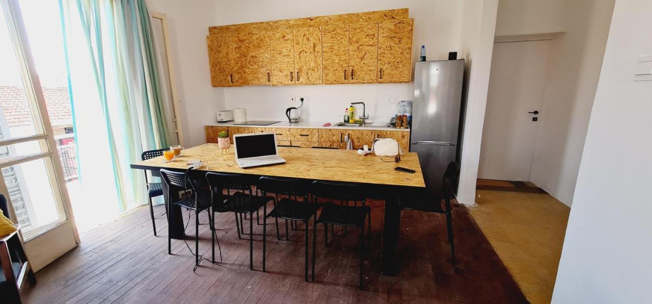 Bee Hostel Paphos ภายนอก รูปภาพ