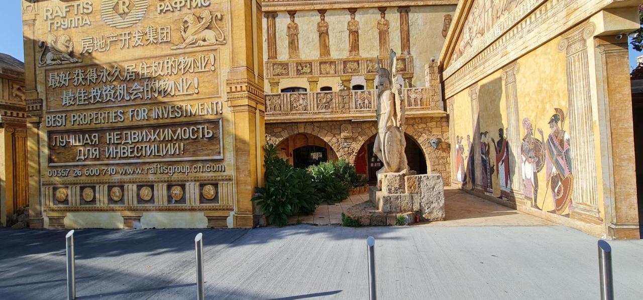 Bee Hostel Paphos ภายนอก รูปภาพ