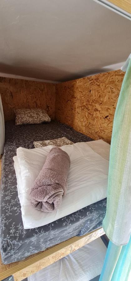 Bee Hostel Paphos ภายนอก รูปภาพ