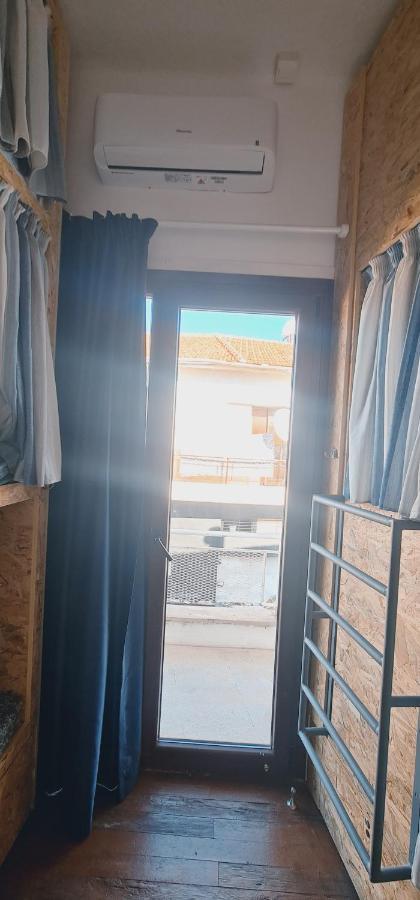 Bee Hostel Paphos ภายนอก รูปภาพ